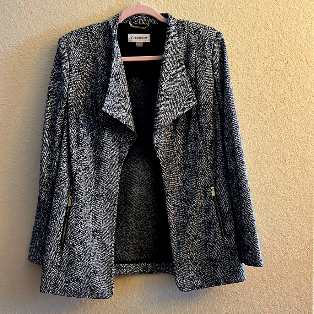 Womens Calvin Klein black and white blazer size 12. Excellent condition
